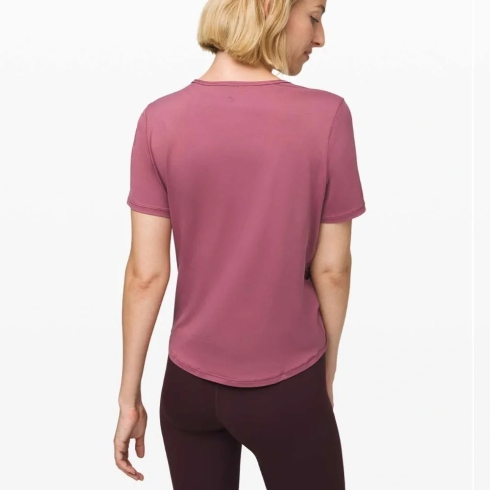 LULULEMON Do The Daily Short Sleeve Plumful W3CS6S Active Athleisure Size 8
